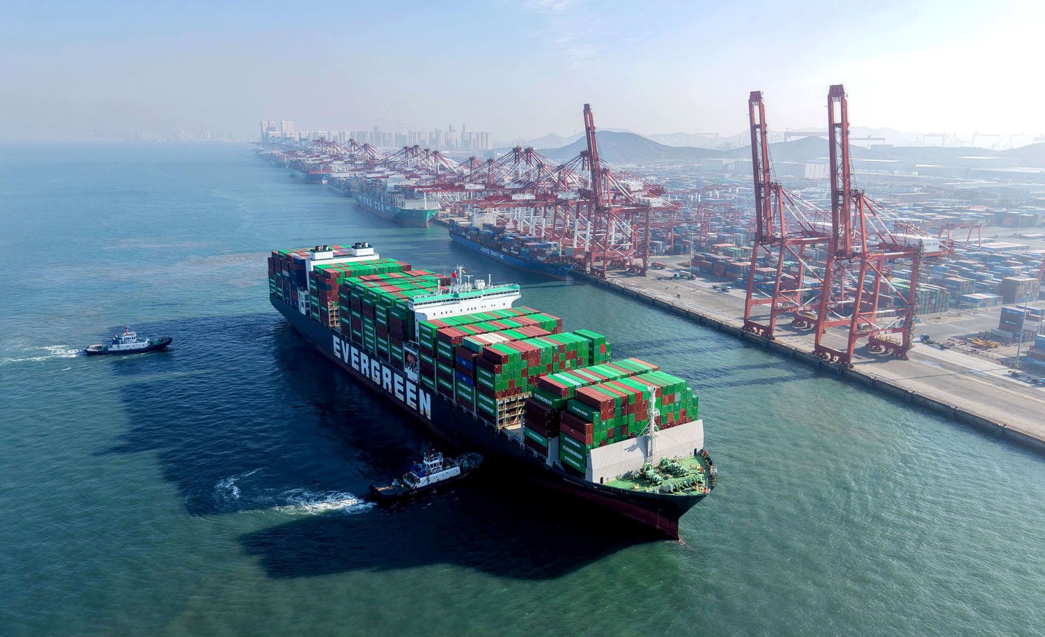 China posts a historic $1.2 trillion trade surplus, defying the impact of Trump-era tariffs